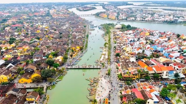 Tỉnh Quảng Nam sẽ mở tuyến xe buýt kết nối 2 di sản văn hóa thế giới là phố cổ Hội An, Khu đền tháp Mỹ Sơn và Khu du lịch sinh thái Cổng trời Đông Giang