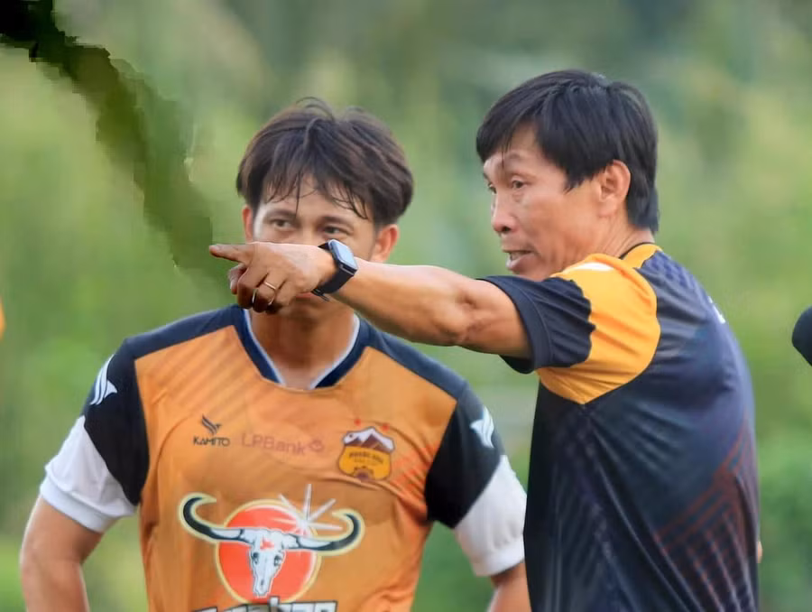 HLV Lê Quang Trãi khẳng định sẽ trao thêm cơ hội cho các cầu thủ trẻ HAGL. Ảnh: CLB HAGL