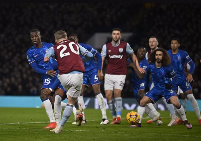 Jarrod Bowen mở tỉ số cho West Ham
