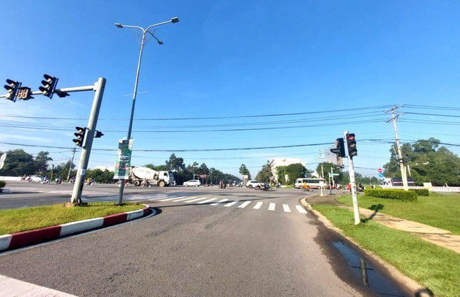 Điểm giao giữa đường NE2 với Quốc lộ 13.