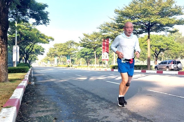 Đường NE2 là một trong những tuyến đẹp nhất của tỉnh Bình Dương với quy mô 10 làn xe.