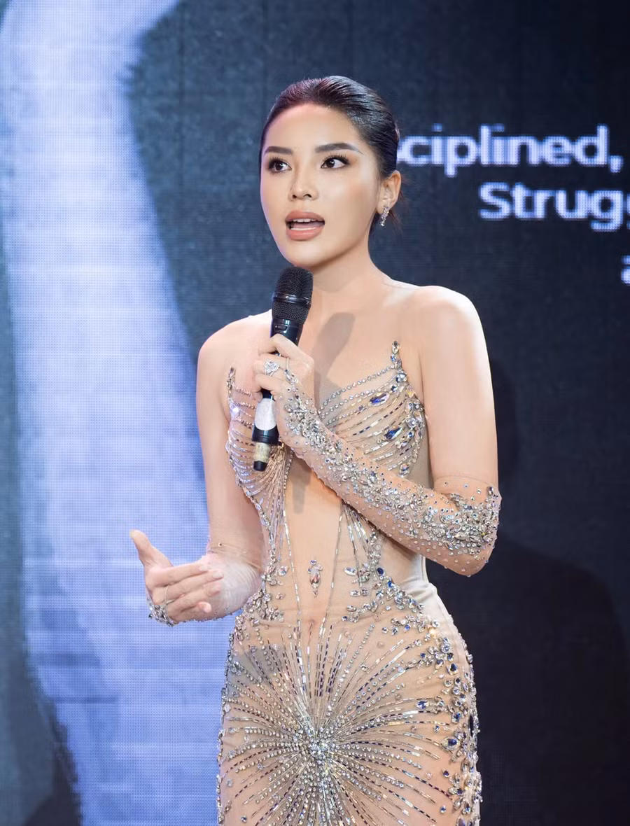 Kỳ Duyên chia sẻ về cuốn tự truyện, nói về biến cố năm 18 tuổi trước thềm thi Miss Universe 2024. Ảnh: BTC