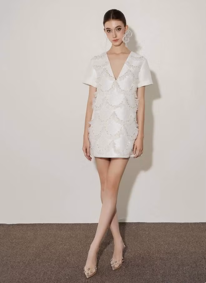 Mỗi thiết kế tựa như một bức tranh nghệ thuật với các chi tiết đính kết tinh xảo ấn tượng. ẢNH: CRUSHIE