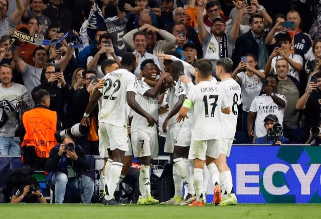 Vinicius gỡ hòa 2-2