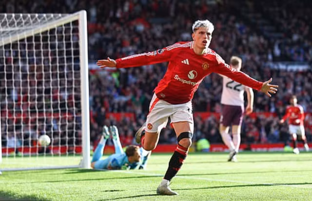 Alejandro Garnacho cuối cùng cũng ghi bàn cho Man United