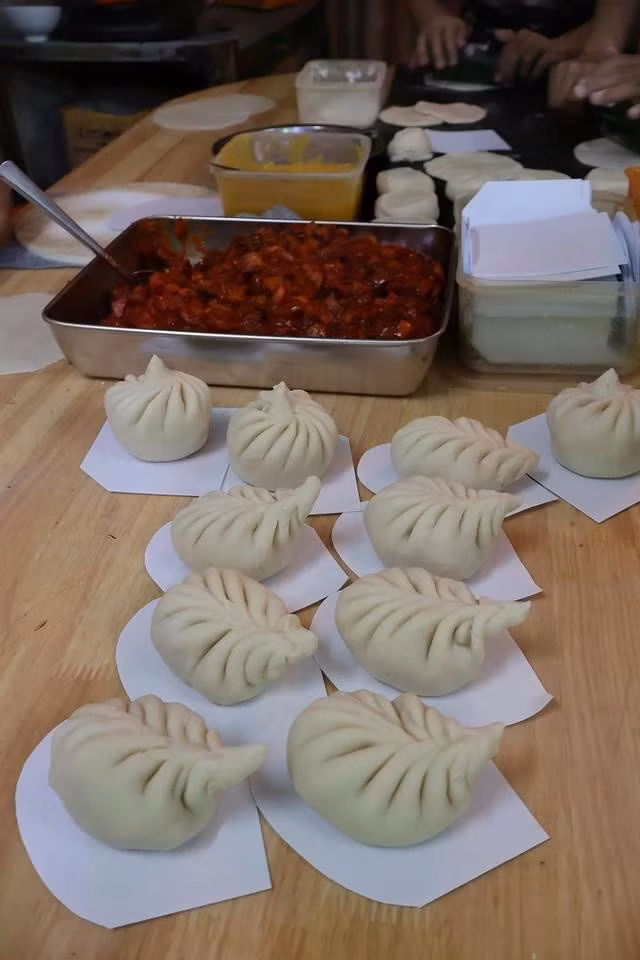 Bánh bao khai truyền thống của người Hoa. ẢNH: L.V