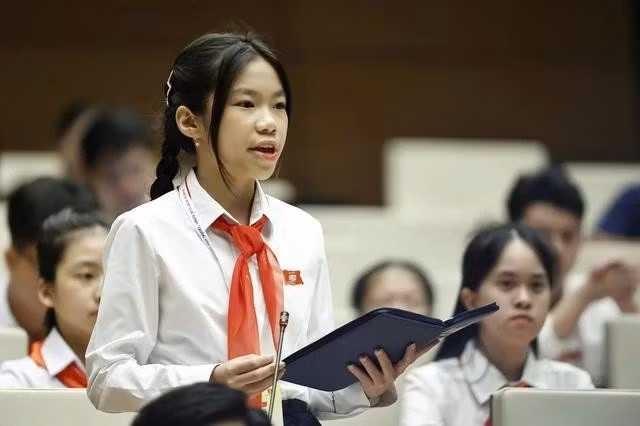 Đại biểu thiếu nhi tham gia phiên chất vấn tại Quốc hội trẻ em. ẢNH: BẢO ANH
