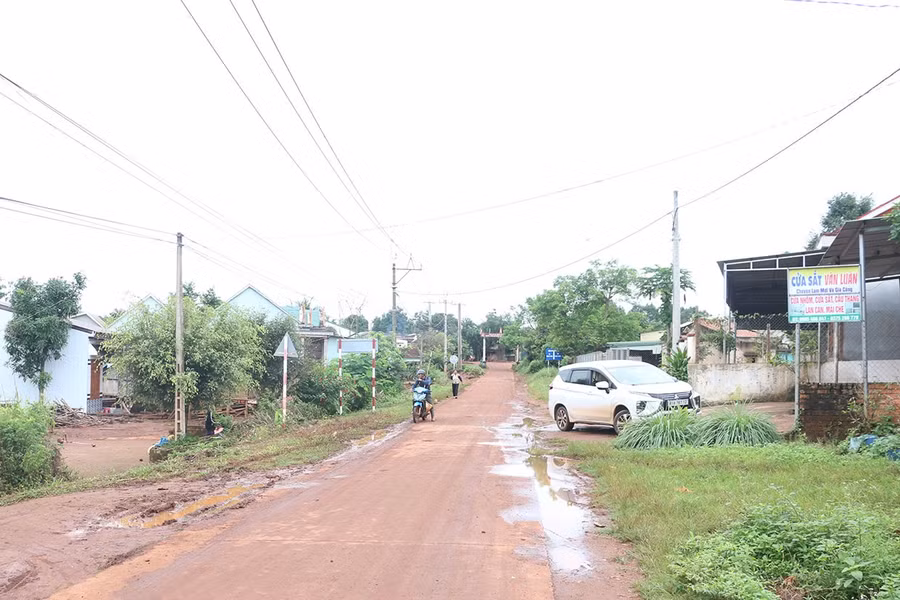 3Hạ tầng giao thông xã Đak Sơ Mei cũng được đầu tư khá đồng bộ.jpg