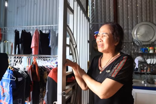 Screenshot 2024-09-29 at 22-40-16 Tái thiết sau bão Yagi - Kỳ II Không còn gì chỉ còn nợ.png