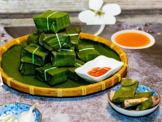 Nem chợ Huyện, đặc trưng của ẩm thực Bình Định. ẢNH: DŨNG NHÂN