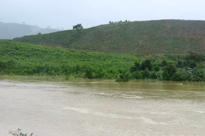 Khu vực lòng hồ công trình thủy lợi Krông Pách Thượng. (Ảnh: Anh Dũng/TTXVN)