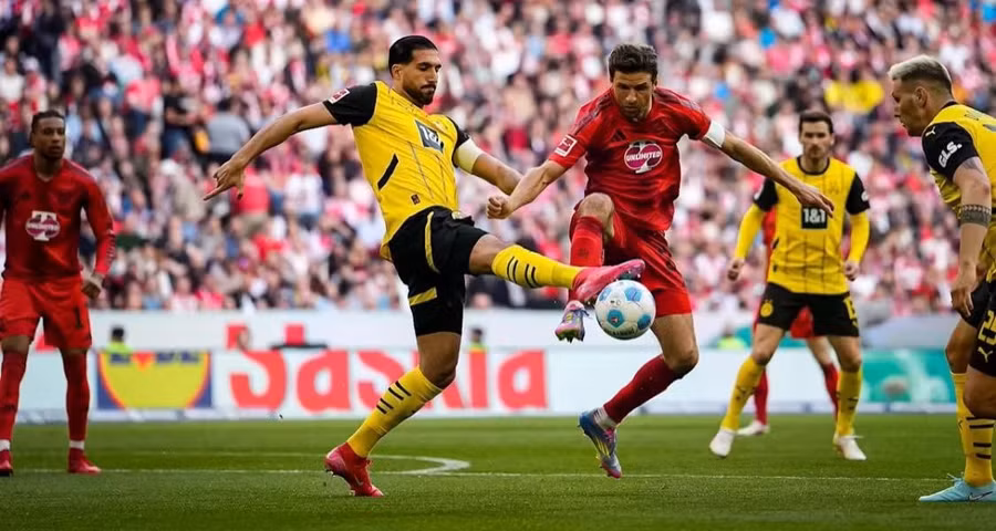 bayern-dortmund-hoa-kich-tinh-o-tran-der-klassiker-cuoi-cung-cua-muellerdd.jpg