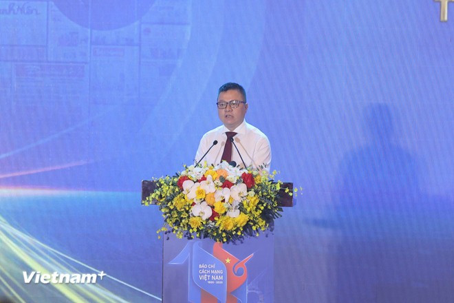 Ông Lê Quốc Minh, Chủ tịch Hội Nhà báo Việt Nam, Tổng Biên tập Báo Nhân dân cho biết Hội Báo toàn quốc 2025 có chủ đề “Báo chí Việt Nam Trung thành, Sáng tạo, Bản lĩnh, Đổi mới vì sự nghiệp xây dựng và bảo vệ Tổ quốc”. Ông Lê Quốc Minh, Chủ tịch Hội Nhà báo Việt Nam, Tổng Biên tập Báo Nhân dân cho biết Hội Báo toàn quốc 2025 có chủ đề “Báo chí Việt Nam Trung thành, Sáng tạo, Bản lĩnh, Đổi mới vì sự nghiệp xây dựng và bảo vệ Tổ quốc”.