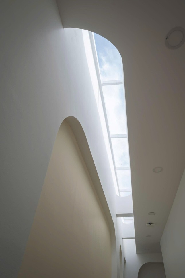 Các khe sáng làm việc vô cùng hiệu quả, giúp tiết kiệm chi phí điện.