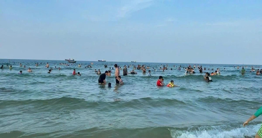 Bãi tắm Cửa Việt ở Quảng Trị. (Ảnh minh họa: Báo Quảng Trị) khai-thac-cang-du-lich-cua-viet.jpg