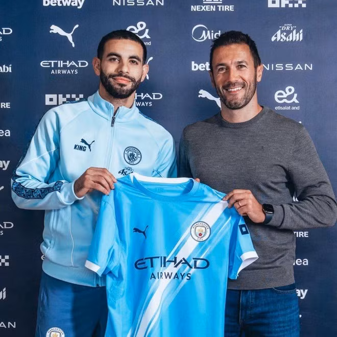 Bốn tân binh Tijjani Reijnders, Marcus Bettinelli, Rayan Cherki và Rayan Ait-Nouri (từ trái và trên xuống)