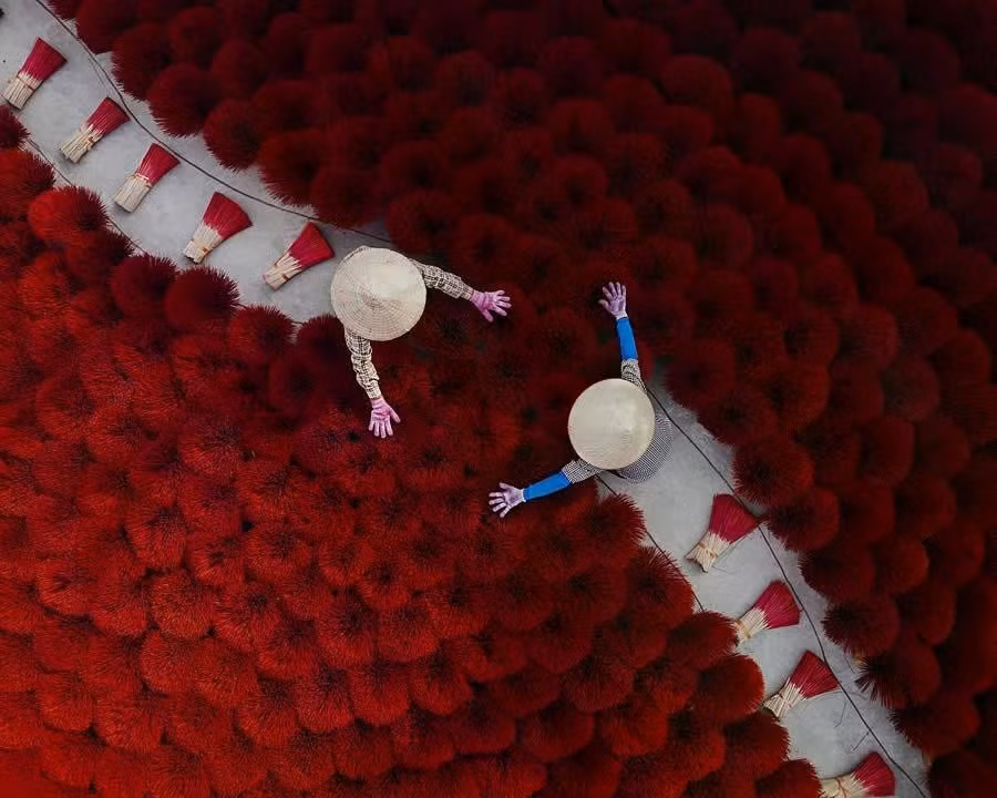 Làng làm hương truyền thống ở Việt Nam do Shivraj Nashi, Ấn Độ, chụp