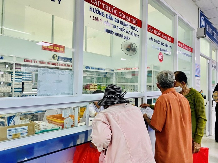 Người dân đăng ký khám chữa bệnh BHYT Người dân đăng ký khám chữa bệnh BHYT