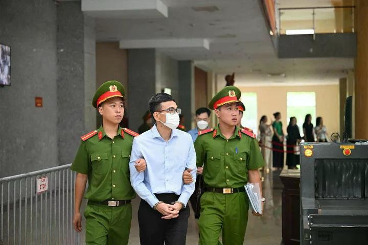 Bị cáo Lê Hải Trà, cựu Phó tổng giám đốc Sở Giao dịch chứng khoán TP.HCM. 2ongquyet.jpg