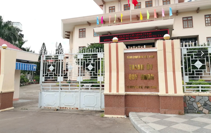 Phường Quy Nhơn có trụ sở chính tại Thành ủy Quy Nhơn Phường Quy Nhơn có trụ sở chính tại Thành ủy Quy Nhơn