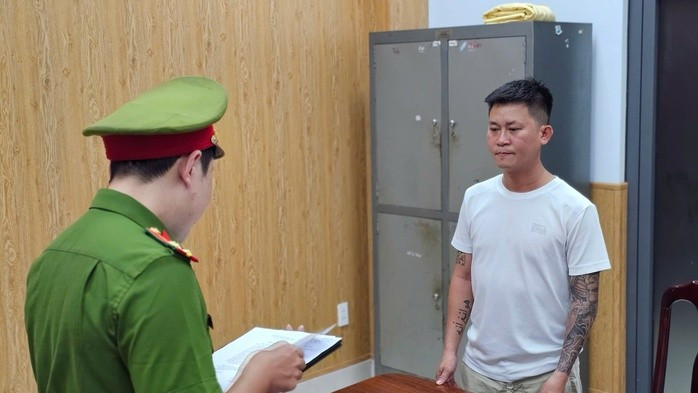 Khởi tố Phạm Công Lộc, đối tượng cầm đầu đường dây đánh bạc qua mạng quy mô hơn 2.000 tỉ đồng Khởi tố Phạm Công Lộc, đối tượng cầm đầu đường dây đánh bạc qua mạng quy mô hơn 2.000 tỉ đồng