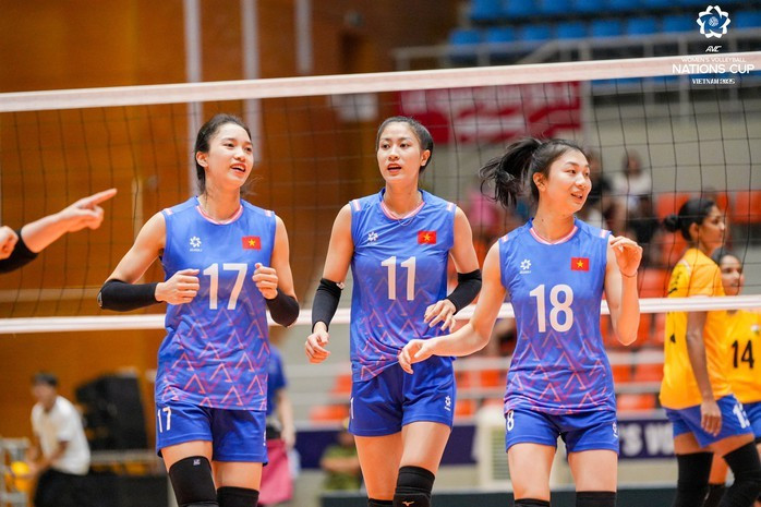 Tuyển Việt Nam thắng trong chưa đầy 1 giờ, vững ngôi đầu bảng và có vé bán kết Tuyển Việt Nam thắng trong chưa đầy 1 giờ, vững ngôi đầu bảng và có vé bán kết