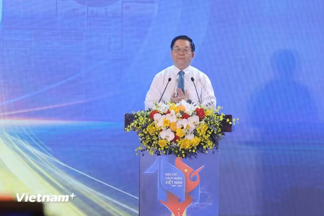 Đồng chí Nguyễn Trọng Nghĩa, Ủy viên Bộ Chính trị, Bí thư Trung ương Đảng, Trưởng Ban Tuyên giáo và Dân vận Trung ương phát biểu khai mạc tại Hội Báo toàn quốc. (Ảnh: Hoài Nam/Vietnam+)