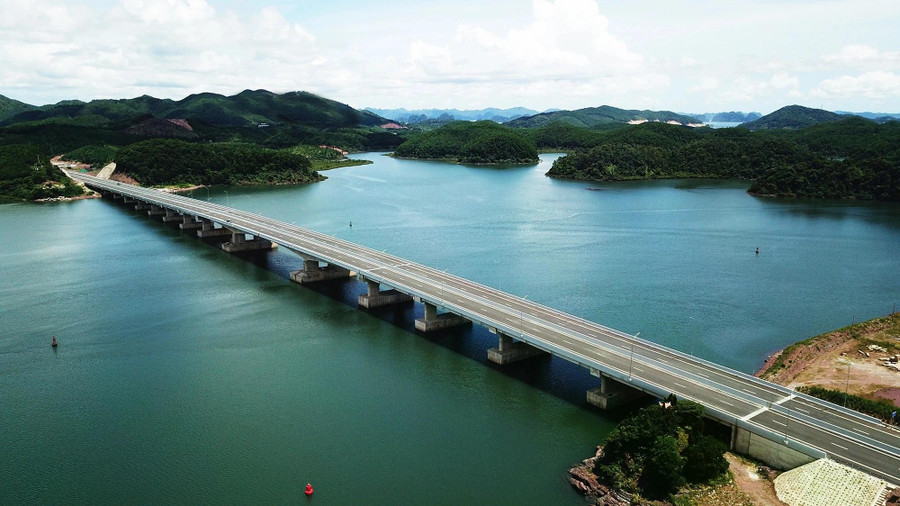 Thủ tục hành chính tinh gọn sẽ giúp đẩy nhanh tiến độ các dự án. ẢNH: N.A Thủ tục hành chính tinh gọn sẽ giúp đẩy nhanh tiến độ các dự án. ẢNH: N.A