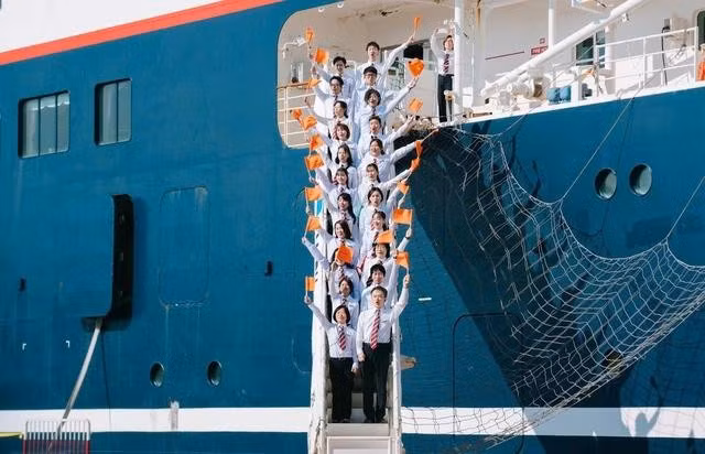 Các đại biểu chương trình Tàu Thanh niên Đông Nam Á và Nhật Bản thăm Việt Nam. ẢNH: THÀNH ĐOÀN TP.HCM