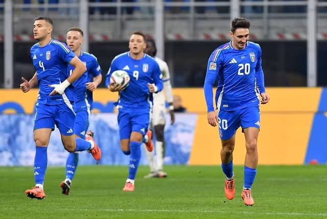 Andrea Cambiaso (20) thu ngắn cách biệt cho tuyển Ý