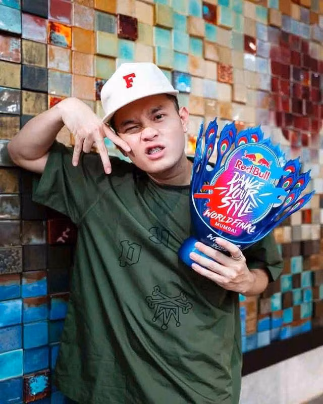 Chàng trai này được mệnh danh là “thần đồng popping Việt Nam”