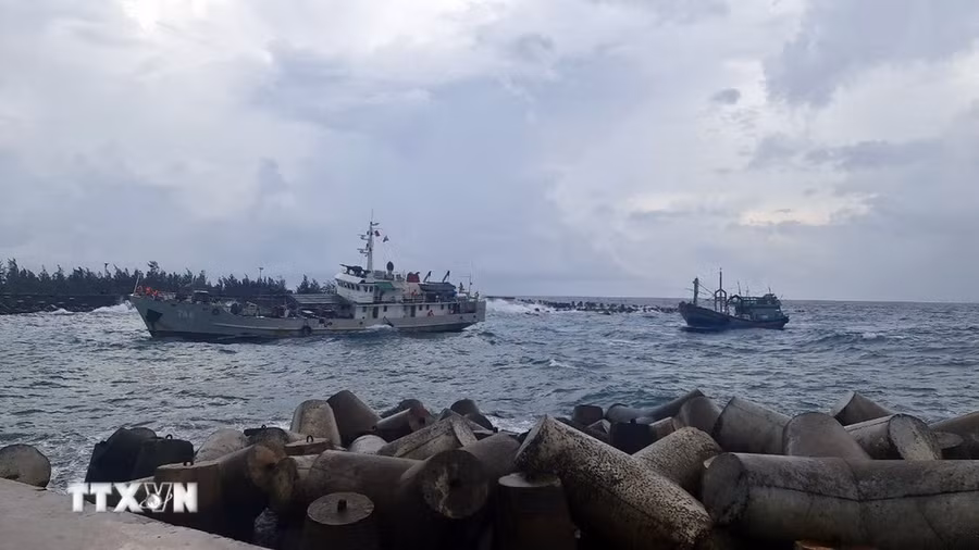 Tàu cá. (Ảnh minh họa: TTXVN phát)