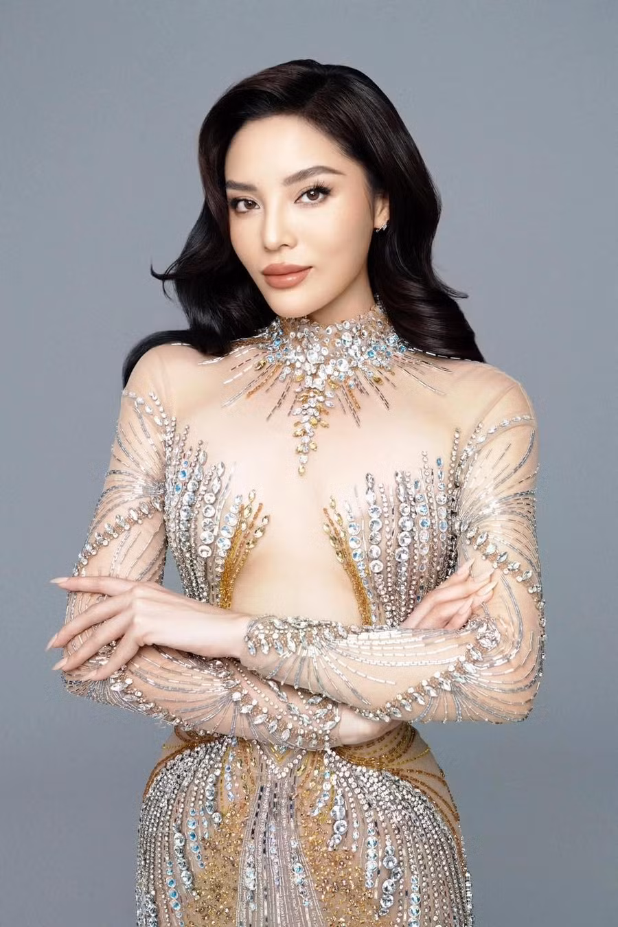Ngày 13.11 cũng đánh dấu sinh nhật thứ 28 của Miss Universe Vietnam 2024. Cô chia sẻ rằng đây là sinh nhật đặc biệt và đáng nhớ khi mình đón tuổi mới ở một nơi xa, lại trong giai đoạn quan trọng của cuộc đua giành vương miện Hoa hậu Hoàn vũ 2024. "Chỉ còn vài ngày nữa là sẽ đến đêm chung kết rồi. Chúc cho bản thân sẽ luôn vững tâm, tự tin, tỏa sáng nhất để mang đến hình ảnh đẹp nhất của Việt Nam tại đấu trường quốc tế. Mọi người tiếp thêm sức mạnh cho Kỳ Duyên nhé!", nàng hậu bày tỏ. ẢNH: FBNV