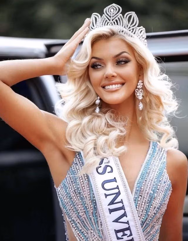 Người đẹp Đan Mạch vừa đón sinh nhật 21 tuổi cách đây ít hôm