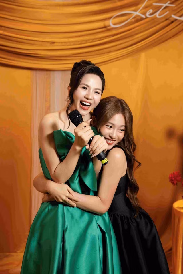 Khả Ngân xinh xắn