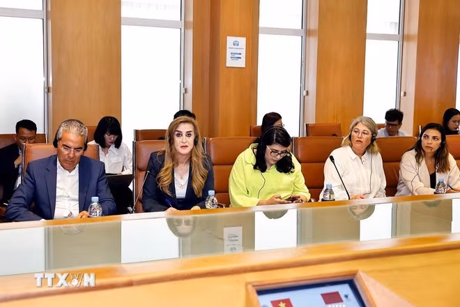 Đại biểu Maroc dự Tọa đàm chính sách thúc đẩy hợp tác kinh tế, thương mại và đầu tư Việt Nam - Maroc. (Ảnh: Doãn Tấn/TTXVN)