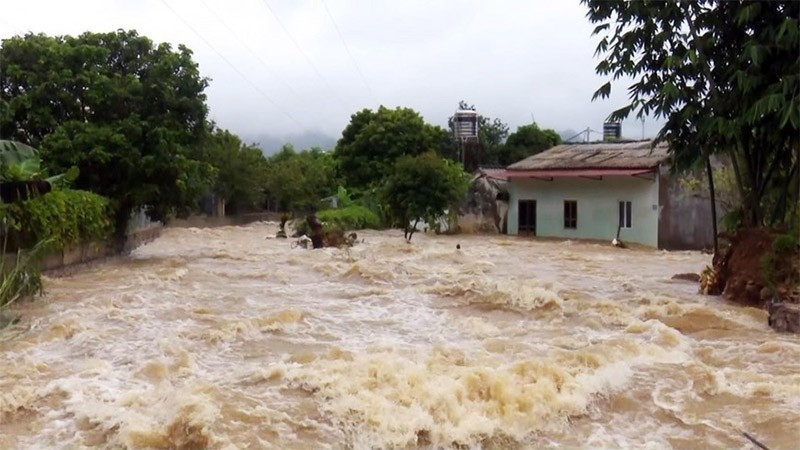 Hoàn lưu bão số 3 đã gây mưa rất lớn tại vùng núi phía tây của tỉnh Nghệ An. Lưu lượng dòng chảy lũ về hồ thủy điện Bản Vẽ ở mức rất cao. Ảnh minh họa/Nguồn VGP) dubaolu-17532053517291451310244.jpg