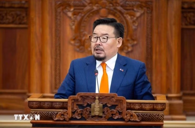 Thủ tướng Mông Cổ Gombojav Zandanshatar từ chức.