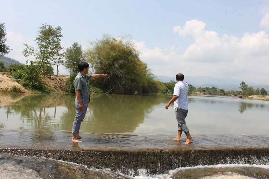 Tình trạng bồi lắng lòng hồ khiến công trình thủy lợi đập dâng Uar không đảm bảo năng lực tưới theo thiết kế ban đầu. Ảnh: V.C