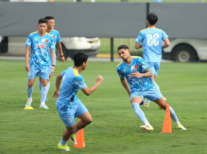 Tuyển Việt Nam đã sẵn sàng để tiếp đón Bangladesh vào 19 giờ hôm nay, 26-3. (Ảnh: VFF)