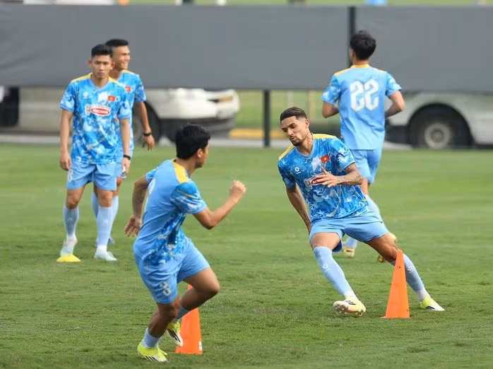 Tuyển Việt Nam đã sẵn sàng để tiếp đón Bangladesh vào 19 giờ hôm nay, 26-3. (Ảnh: VFF)