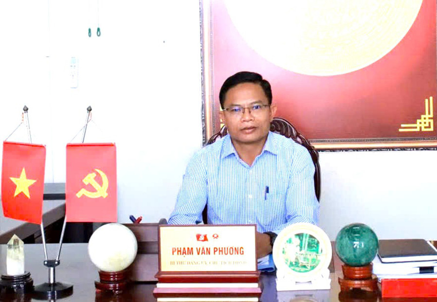 Bí thư Đảng ủy xã Ia Hiao Phạm Văn Phương. Ảnh: P.D