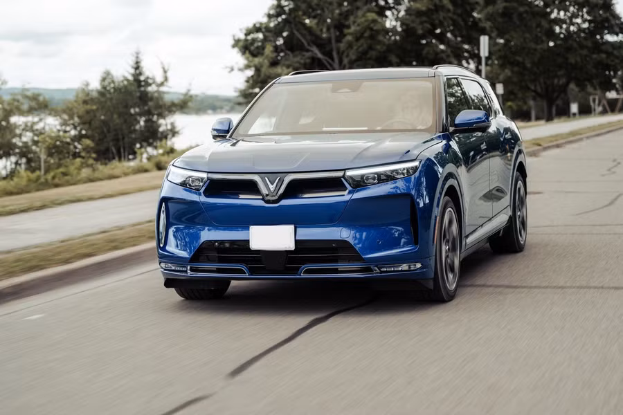 VF 9 lại có mức giá dễ tiếp cận hơn đáng kể.