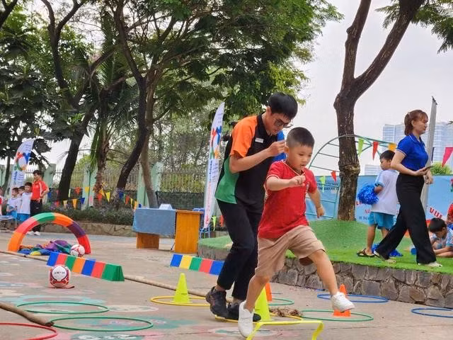 Trẻ mầm non TP.Thủ Đức, TP.HCM trong một ngày hội thể thao. ẢNH: THÚY HẰNG