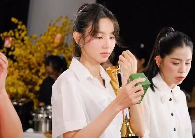 Hình ảnh của Thùy Tiên được đăng tải trên trang chủ của thương hiệu kẹo rau củ. Ảnh: K.V