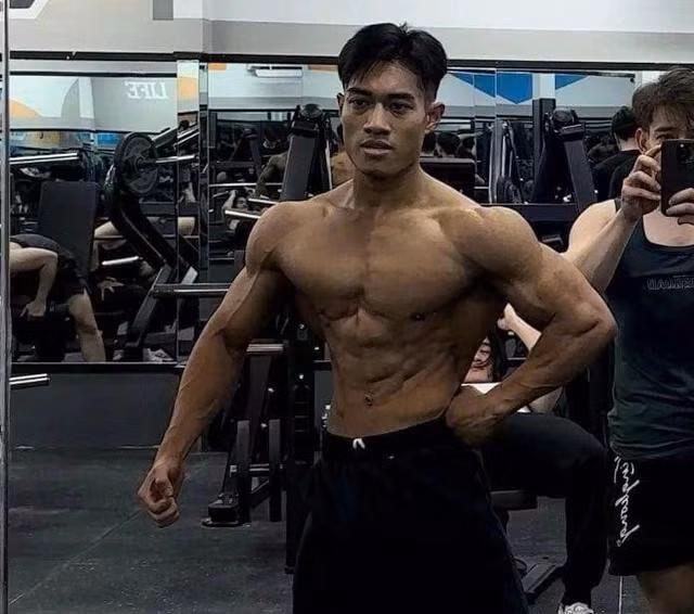 Nhờ tập thể hình, Y Johnson Niê tăng 17 kg và có nhiều cơ bắp. ẢNH: KIM NGỌC NGHIÊN