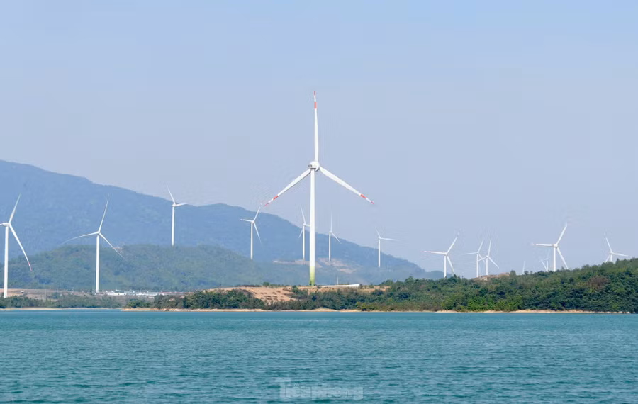 Tất cả cho thấy một Quảng Trị đầy năng động, nhiều tiềm năng và hồi sinh mạnh mẽ sau những đau thương chiến tranh, sẵn sàng hướng tới mục tiêu trở thành một trong những động lực phát triển của khu vực Bắc Trung bộ và duyên hải Trung bộ.