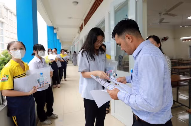 Bộ GD-ĐT dự kiến các trường ĐH phải quy đổi tương đương điểm trúng tuyển cho mọi phương thức xét tuyển. Ảnh: Ngọc Dương