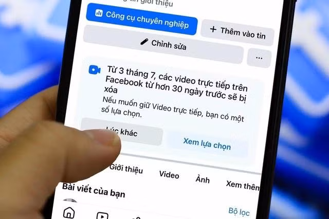 Facebook gửi thông báo xóa video phát trực tiếp từ ngày 3.7. ẢNH: KHƯƠNG NHA