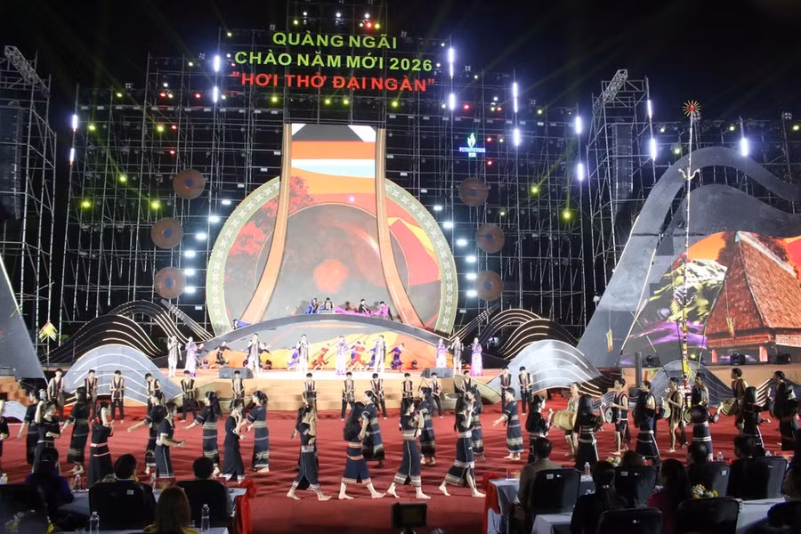 Chương trình nghệ thuật tổ chức tại phường Kon Tum. Ảnh: NC